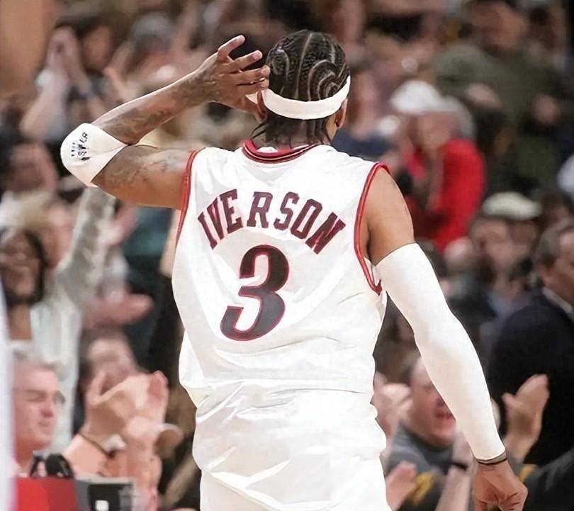 足球裁判争议：西蒙·胡珀被停哨3场