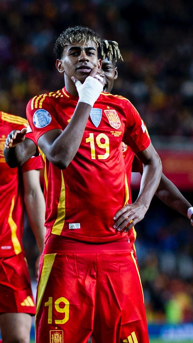 体操奥运冠军黄旭进校园讲述成长经历