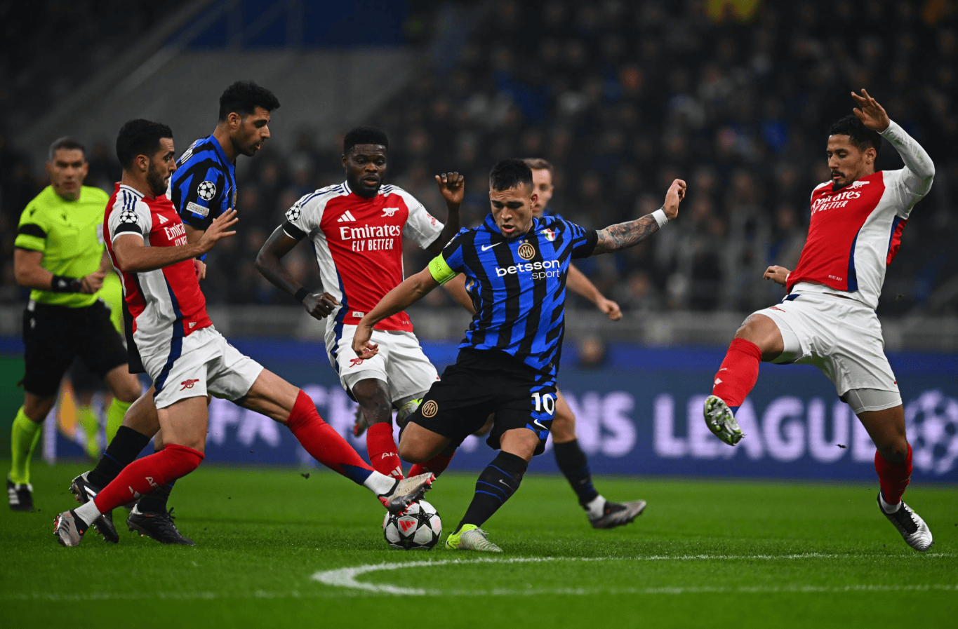 欧文突破两人防守命中三分